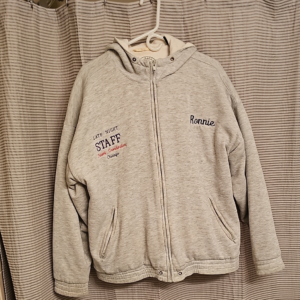 RARE. This sweat shirt was worn by the writing staff of Late Night Show. Large. - Picture 3 of 10